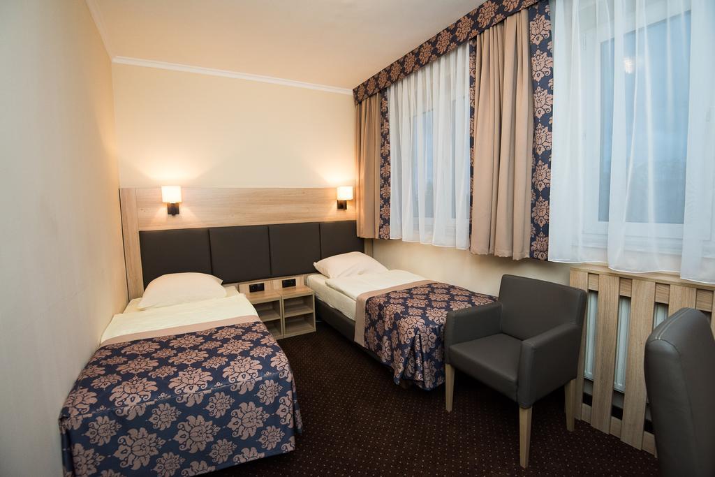 Motel Db2000 Билгорай Номер фото