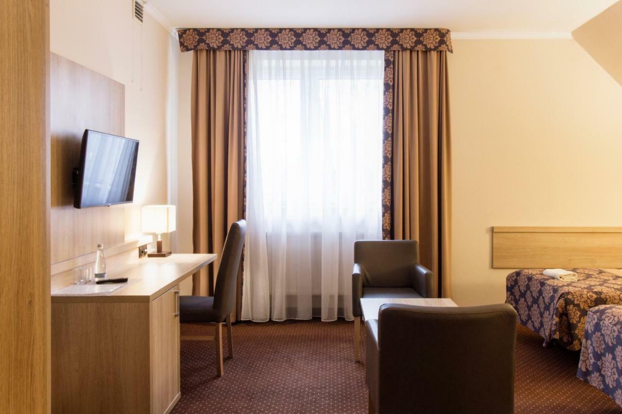 Motel Db2000 Билгорай Экстерьер фото