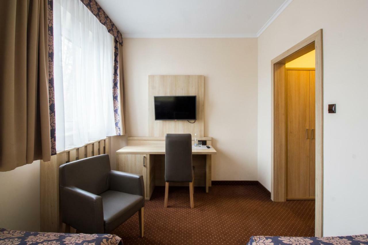 Motel Db2000 Билгорай Экстерьер фото